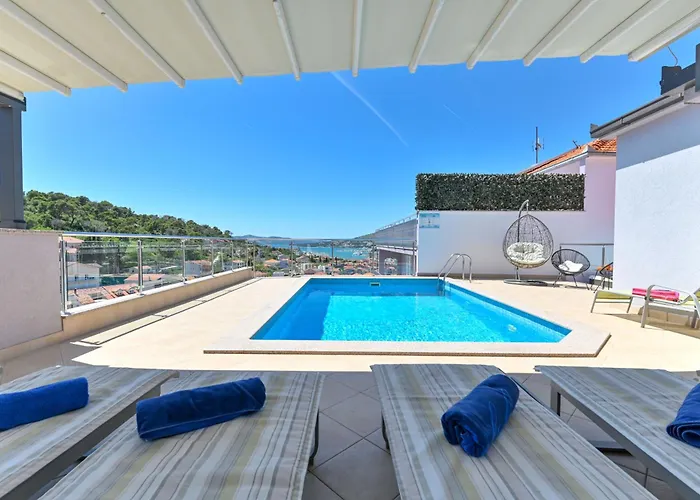 فيلة Marina تروغير