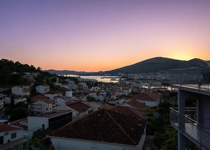 فيلة Marina تروغير