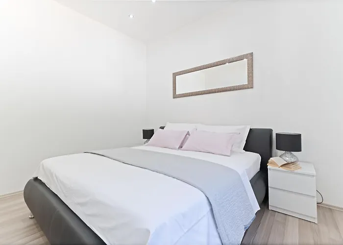 Marina فيلة تروغير