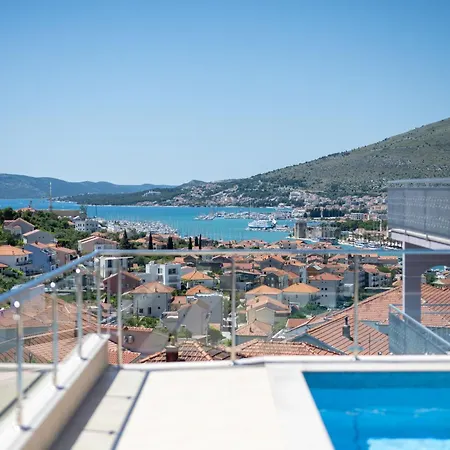 Marina *