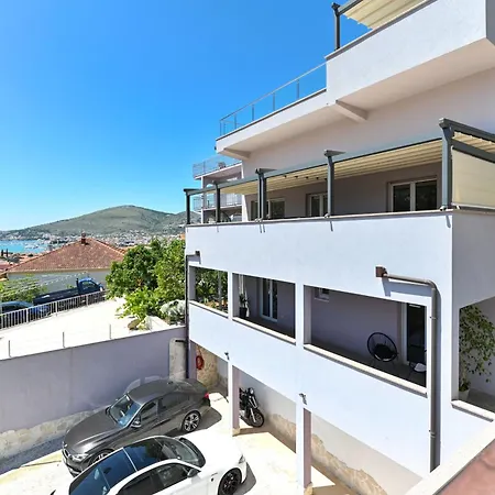 Marina ヴィラ トロギール