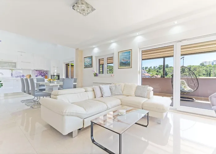 Marina トロギール