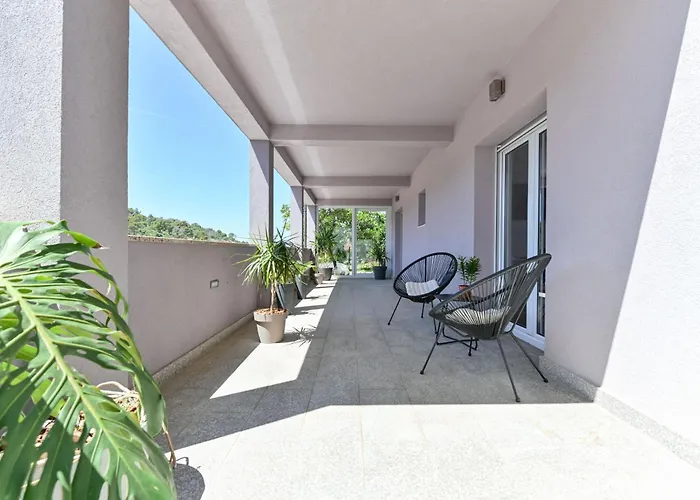 Marina トロギール